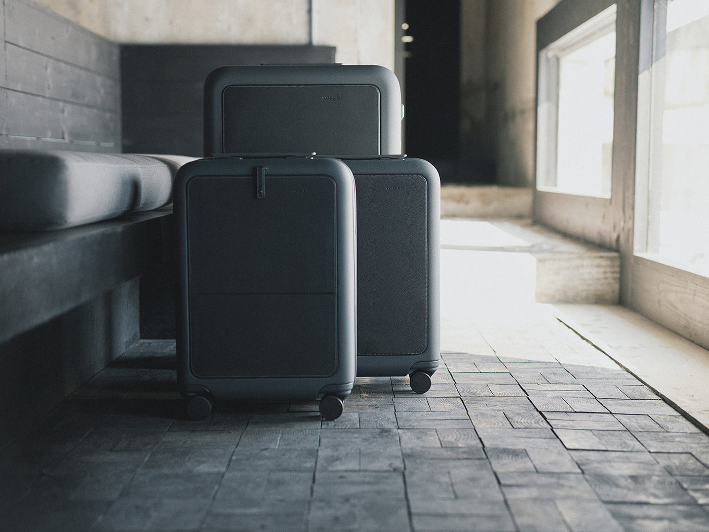 moln スーツケース small チャコール チャコール | moln