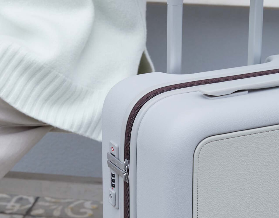 スーツケース「moln」の限定色ストーンブラウンの画像